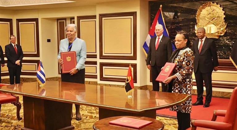 Angola y Cuba firman acuerdos de cooperación