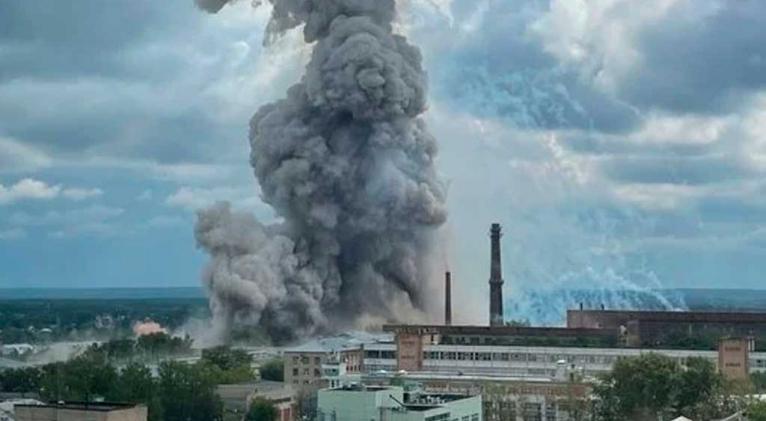 Reportan 12 desaparecidos por explosión en fábrica rusa