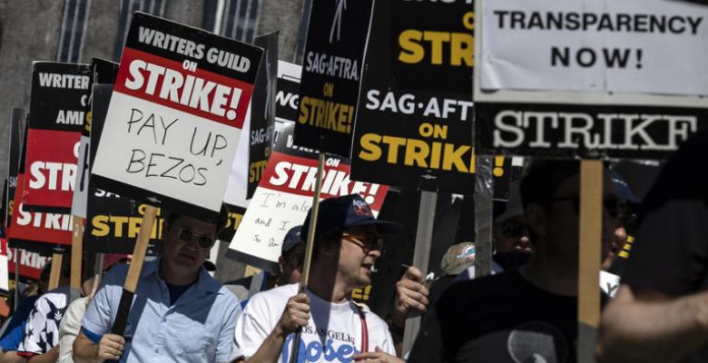 Huelgas en USA: Actores, barrenderos y otros más se rebelan