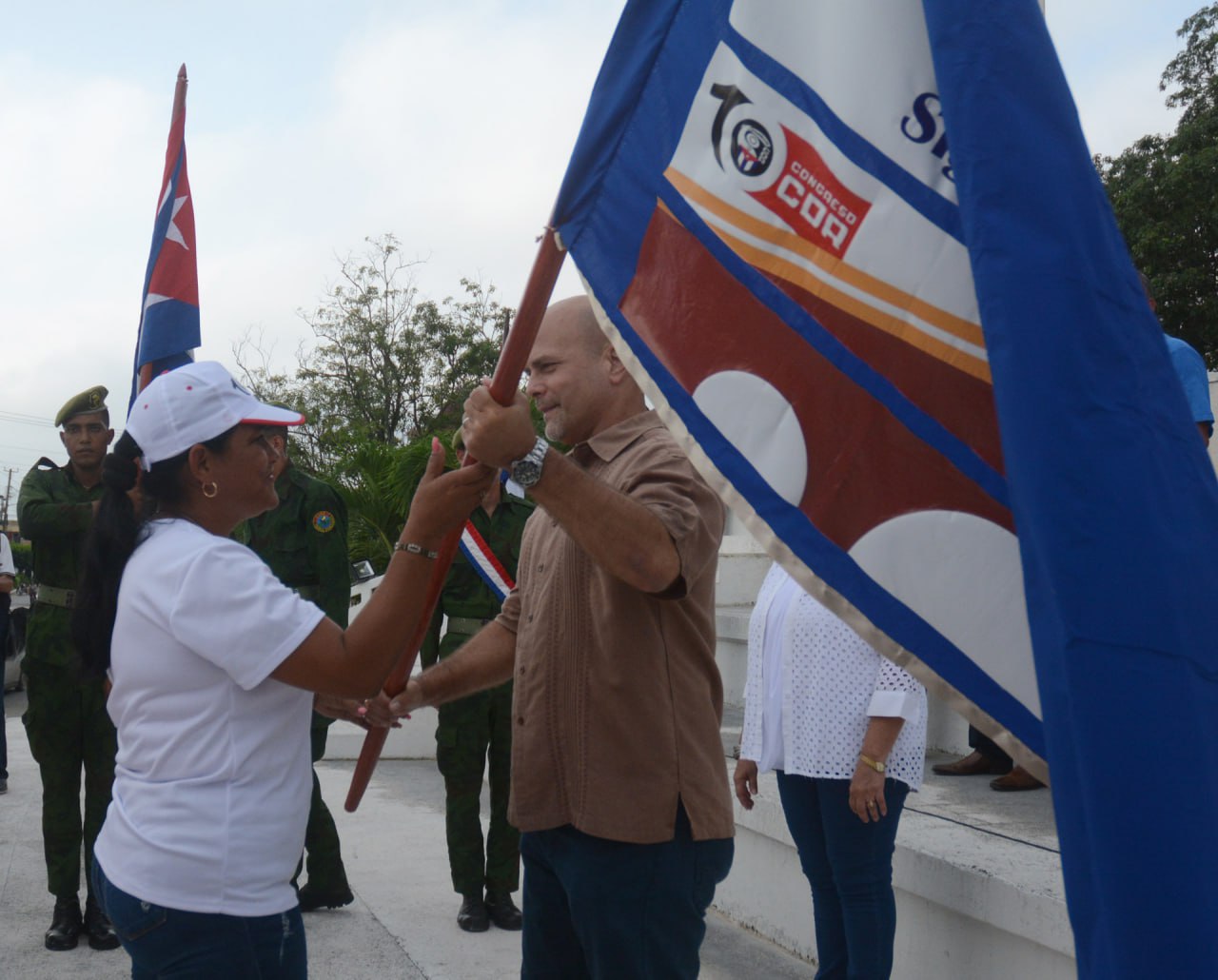 Afirman que se seguirá defendiendo a la Revolución desde el barrio (+Fotos)