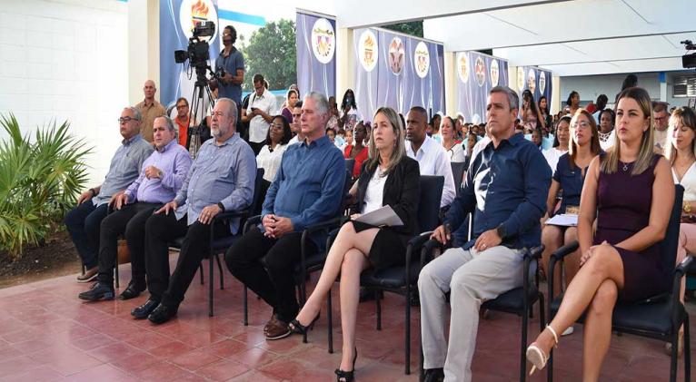 Participó presidente de Cuba en acto por inicio del curso escolar