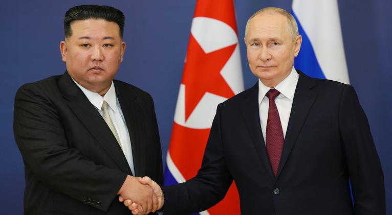 "Siempre estaremos juntos en la lucha contra el imperialismo": Kim Jong-un y Putin celebran negociaciones