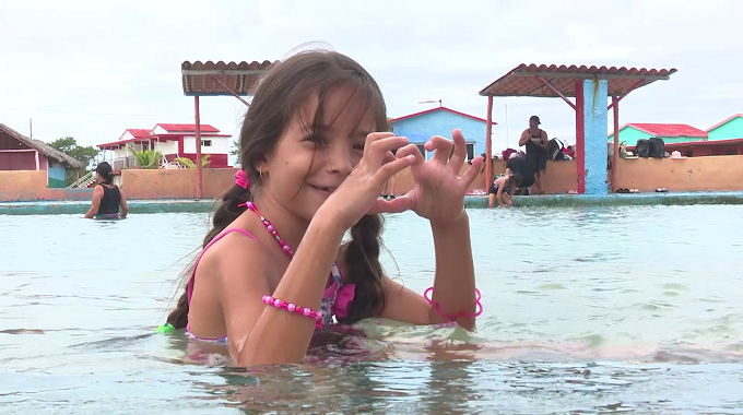 Realizan cierre del verano del Campismo Popular en Playa Corella