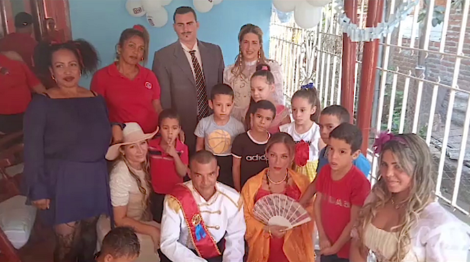 Entregan líderes comunitarios donativo a niños sin amparo familiar en Las Tunas