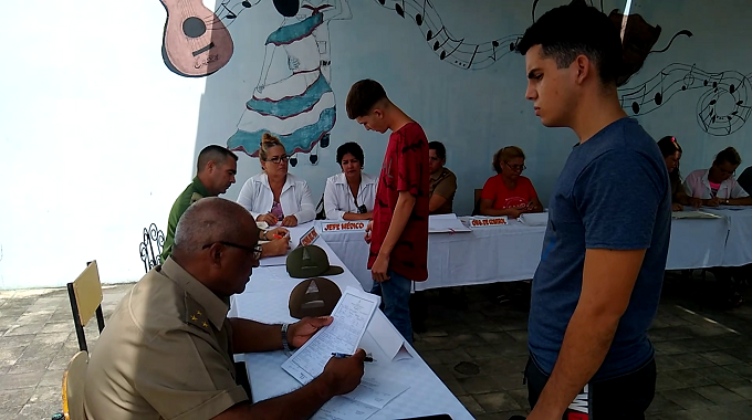 Jóvenes de Las Tunas acuden ha llamado del Servicio Militar Activo