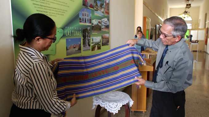 Donan al museo provincial de Las Tunas pieza de Timor Leste