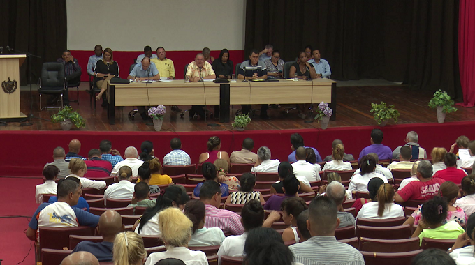 Intercambian autoridades de Las Tunas con profesores y estudiantes de Ciencias Médicas