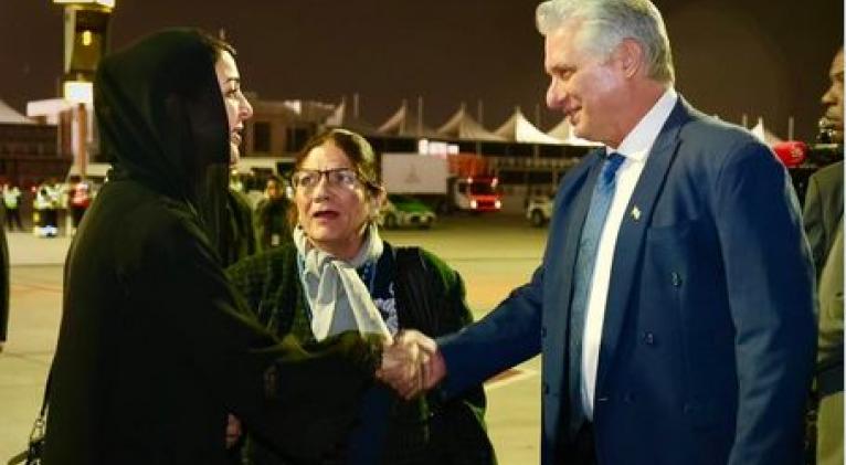 Presidente de Cuba llegó a EAU para visita oficial (+ VIDEO)