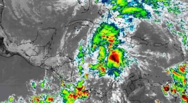 Establecen fase de alerta por lluvias en el oriente de Cuba