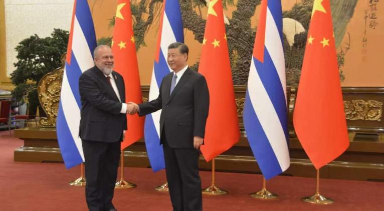 Presidente de China y Primer Ministro de Cuba por más cooperación