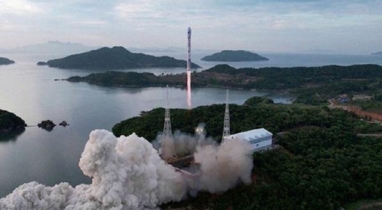 Corea del Norte pone en órbita con éxito satélite de vigilancia