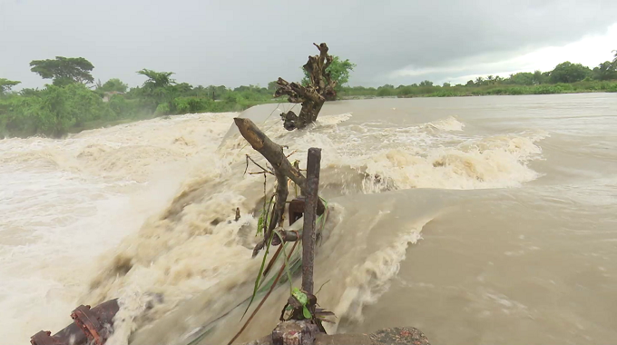 Inundaciones por intensas lluvias provocan afectaciones en diferentes zonas del norte de Las Tunas