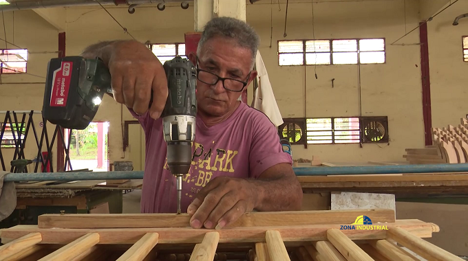 Muebles LUDEMA, una empresa de excelencia en Las Tunas