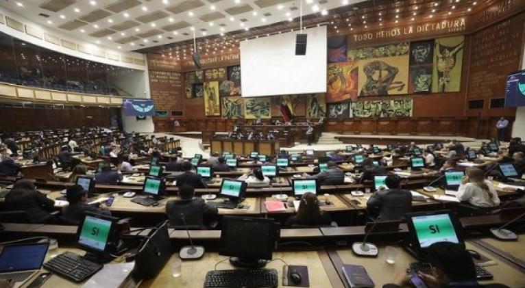 Asamblea legislativa de Ecuador respalda acciones frente a violencia