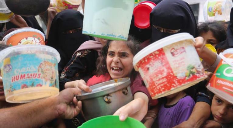 La población de Gaza "muere de hambre", denuncia la OMS