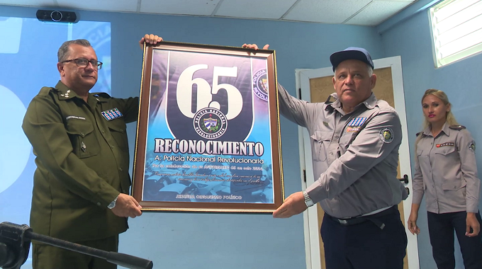 Celebran en Las Tunas el aniversario 65 de la Policía Nacional Revolucionaria