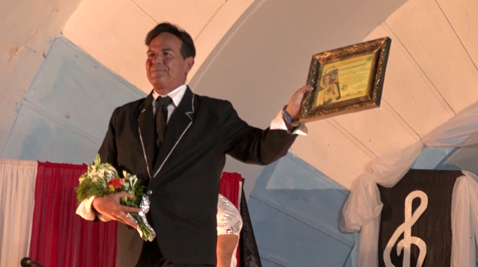 Entregan Premio de la ciudad de Puerto Padre a Boris Luis Peña