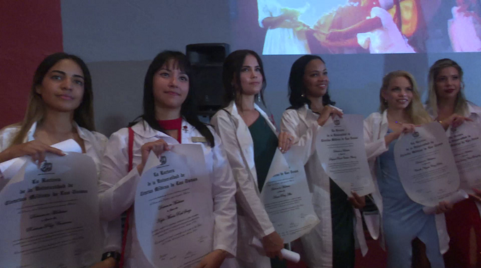 Se gradúan profesionales de la salud de la Universidad de Ciencias Médicas de Las Tunas