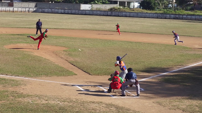 Se desarrollan campeonatos nacionales de béisbol escolar y juvenil