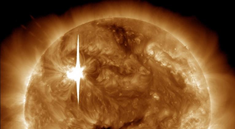 El Sol emite la mayor llamarada vista en años