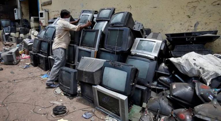 El mundo ‘está perdiendo la batalla’ contra la basura electrónica: ONU