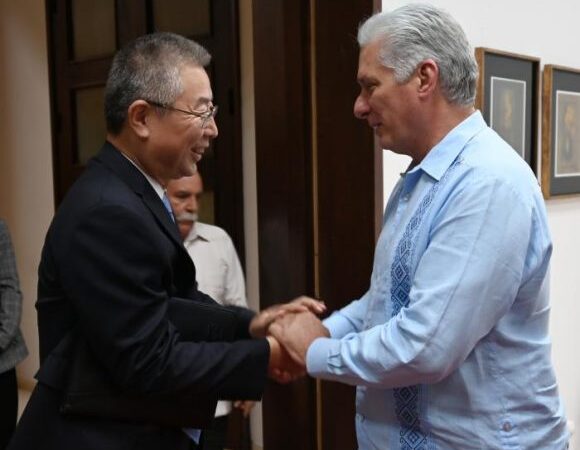 Recibió Díaz-Canel al compañero Ma Hui, embajador de China en Cuba (+ Video)