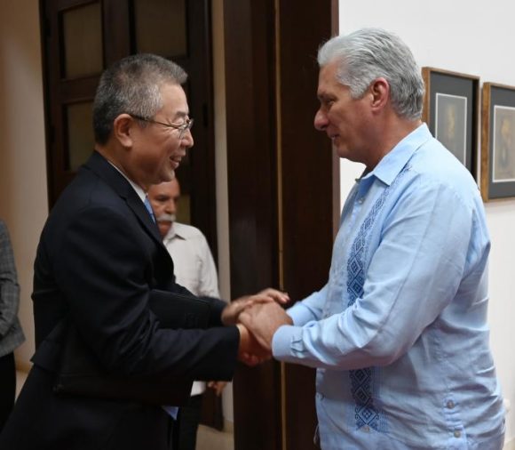 Recibió Díaz-Canel al compañero Ma Hui, embajador de China en Cuba (+ Video)