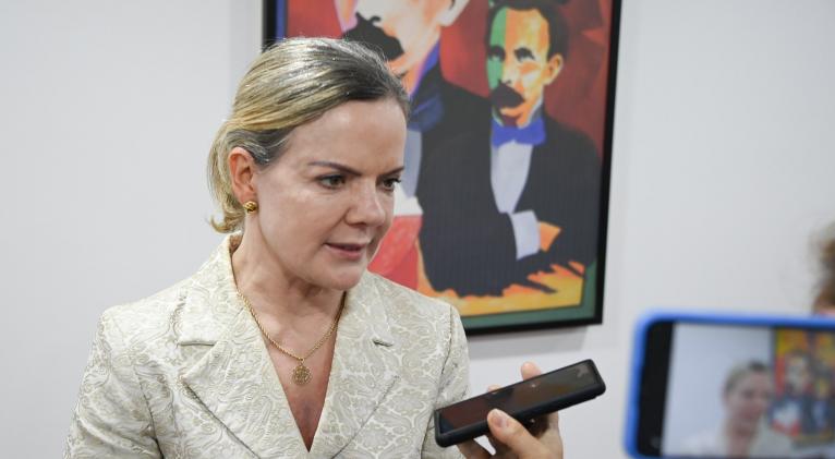 Recibe Díaz-Canel a Gleisi Hoffmann, presidenta del PT-Brasil