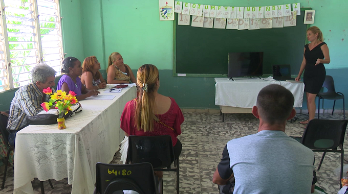 Promueven superación de los docentes en Las Tunas