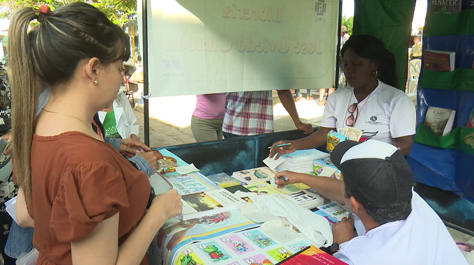 Inició en Las Tunas edición 32 de la Feria Internacional del Libro