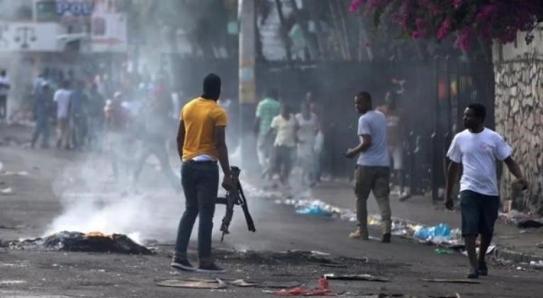 Bandas criminales desatan ola de ataques en capital de Haití