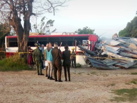 Accidente de tránsito en Pinar del Río deja saldo preliminar de un fallecido y cuatro heridos