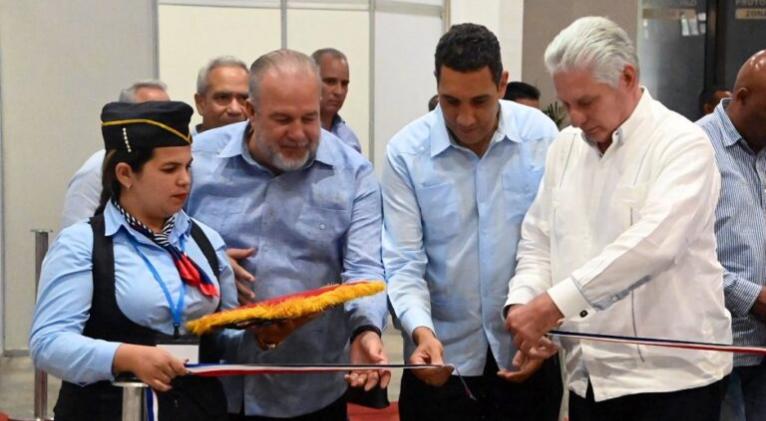 Asiste Presidente de Cuba a inauguración de II Feria del Transporte