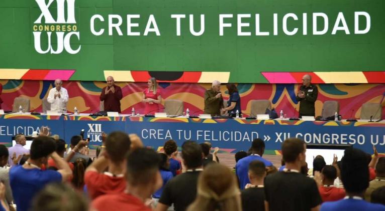 Jóvenes de Cuba apoyan desarrollo socioeconómico del país