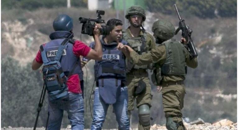 Israel arrestó a unos 100 periodistas palestinos desde octubre