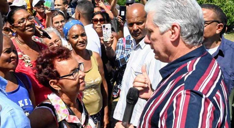 Llega a Baracoa el Presidente cubano