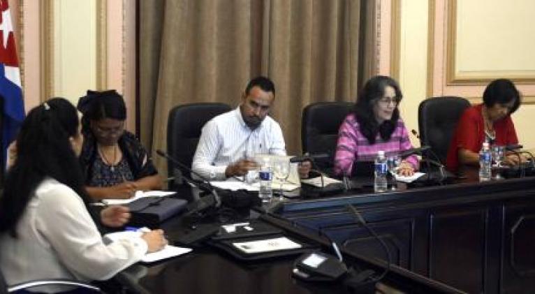 Parlamento de Cuba evalúa estrategia de recuperación energética