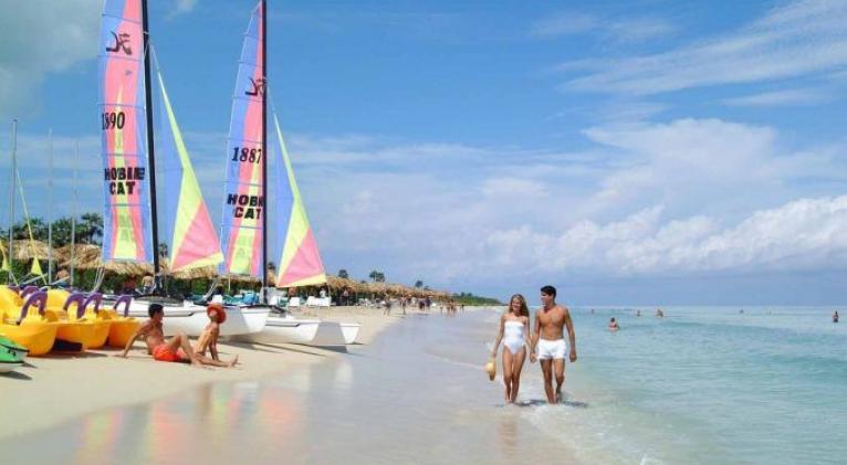 Anuncia el Ministro del Turismo facilidades para viajar a Cuba