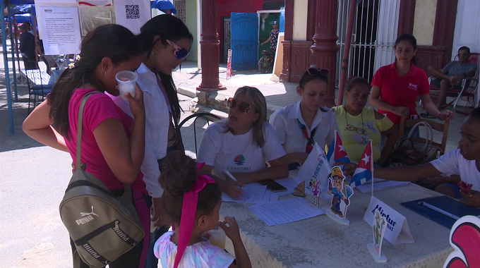 Ministra de Trabajo y Seguridad Social participa en Feria de Empleo celebrada en Las Tunas