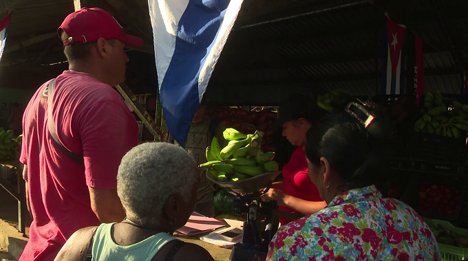 Celebran en Las Tunas feria comercial a propósito del Día de las Madres