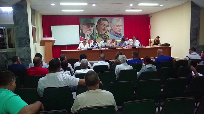 Buró provincial del Partido analizó hoy los problemas de la bancarización en Las Tunas