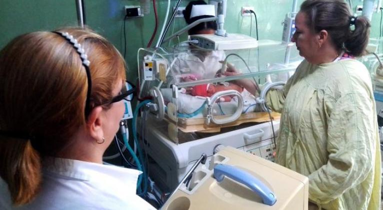 En ensayo clínico, incubadora neonatal rediseñada en Cuba