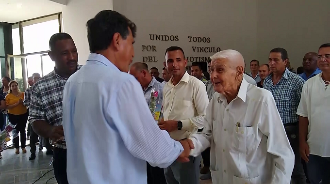 Rindieron en Las Tunas homenaje a los padres
