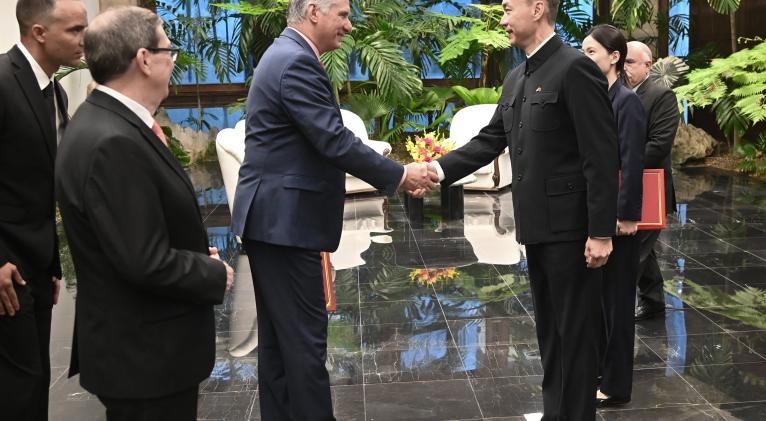 Recibe presidente de Cuba cartas credenciales de nuevos embajadores