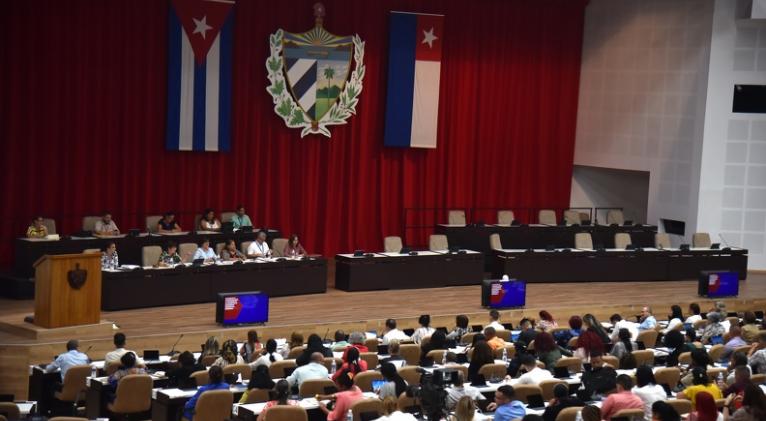 Comisiones del Parlamento continúan análisis de actualidad en Cuba