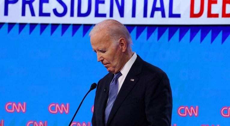 Jefa de campaña admite Biden ha perdido apoyos pero seguirá en la carrera