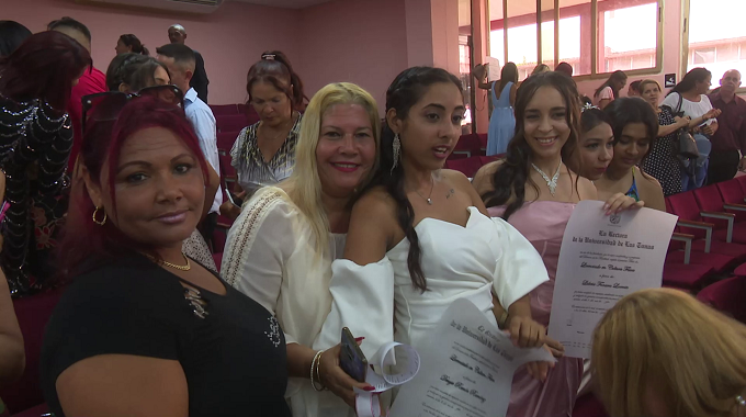 Universidad de Las Tunas gradúa nuevos profesionales en el aniversario 50 de la educación superior