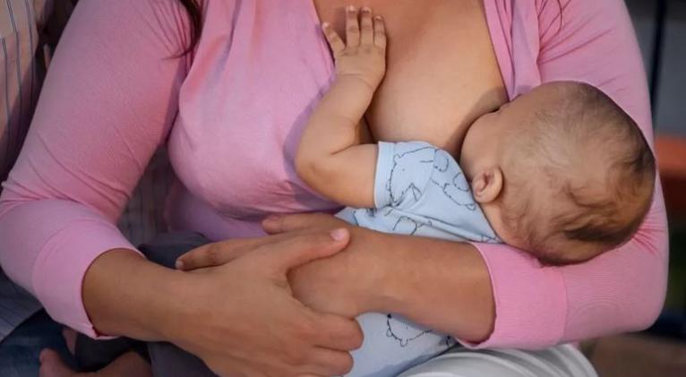 UNICEF y OMS piden más apoyo a la lactancia materna para salvar a 820.000 niños al año