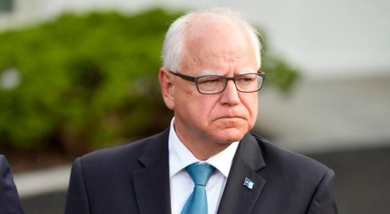 Kamala Harris despeja incógnita: Tim Walz su compañero de fórmula