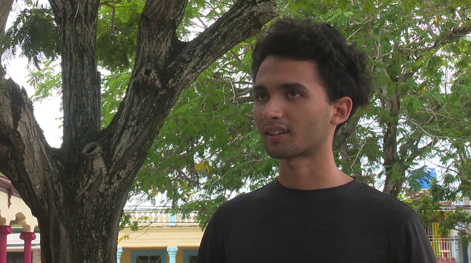 Reciben en Las Tunas a estudiante medallista en la Olimpiada Internacional de Química